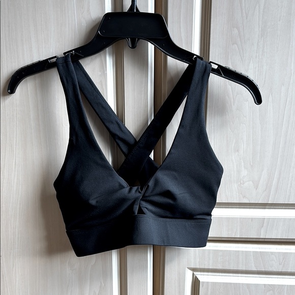 Fabletics Oasis sports bra - Picture 2 of 10